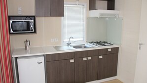 Casa móvil Deluxe, 2 habitaciones (4-5 personas) | Cocina privada