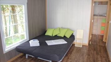 Mobile Home, 2 Bedrooms (6 people) | WiFi