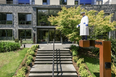 Entrada de la propiedad. Olarain - Hostel