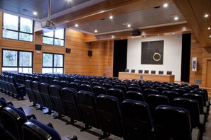 Toplantı salonu/imkânları