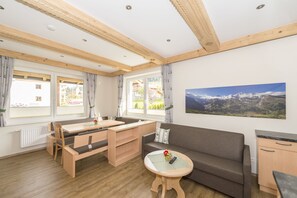 Luxury-Apartment (Cleaning fee 95 EUR included) | บริเวณนั่งเล่น | ทีวีจอแบน