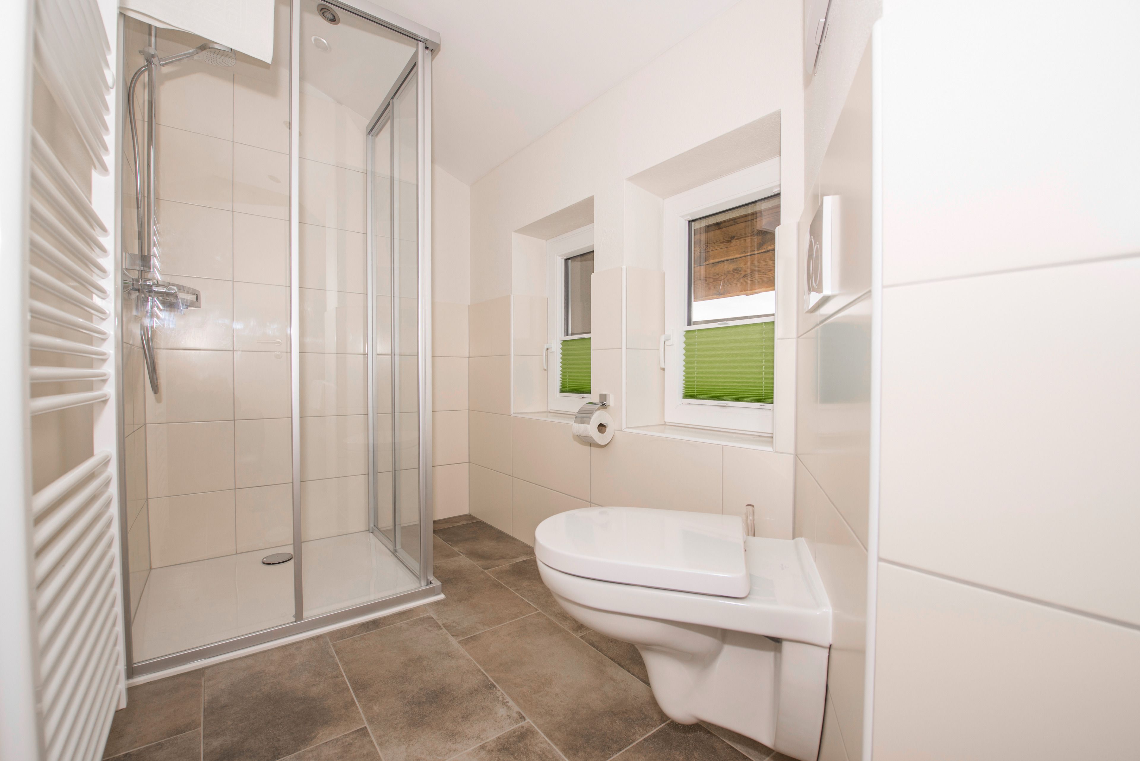 suite-apartment, 2 schlafzimmer (cleaning fee 95 eur included) | bathroom | shower, hair dryer, towels