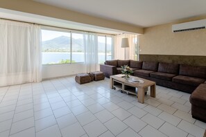 Villa, vue mer | Salle de séjour