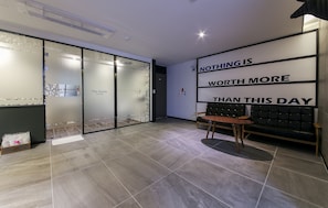 VVIP (Karaoke) | Interior