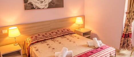 32-inch LCD TV with digital channels, TV