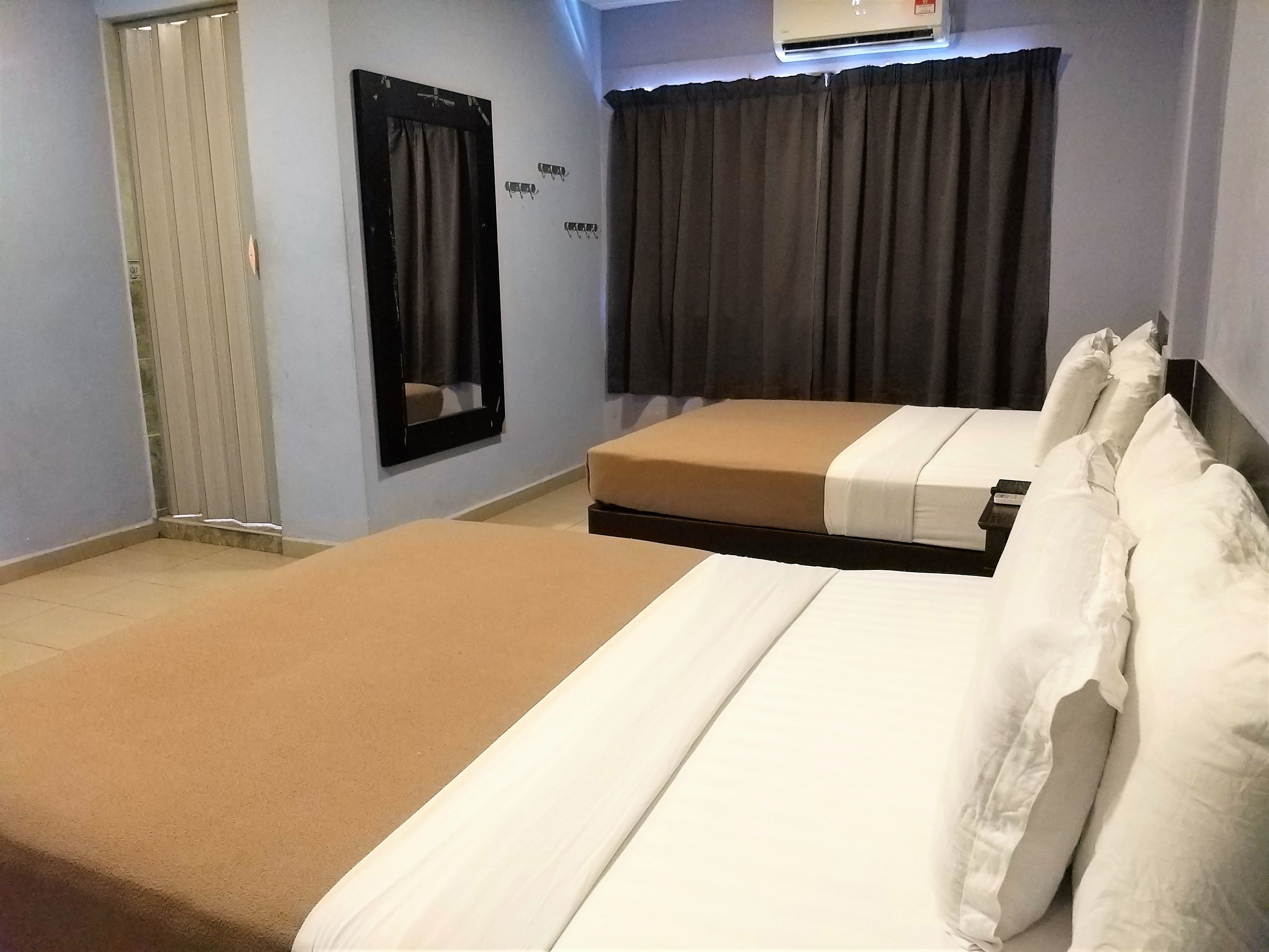 Kamar Deluks | Meja kerja dan Wi-Fi gratis