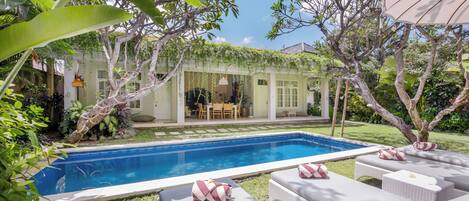 Alberca al aire libre