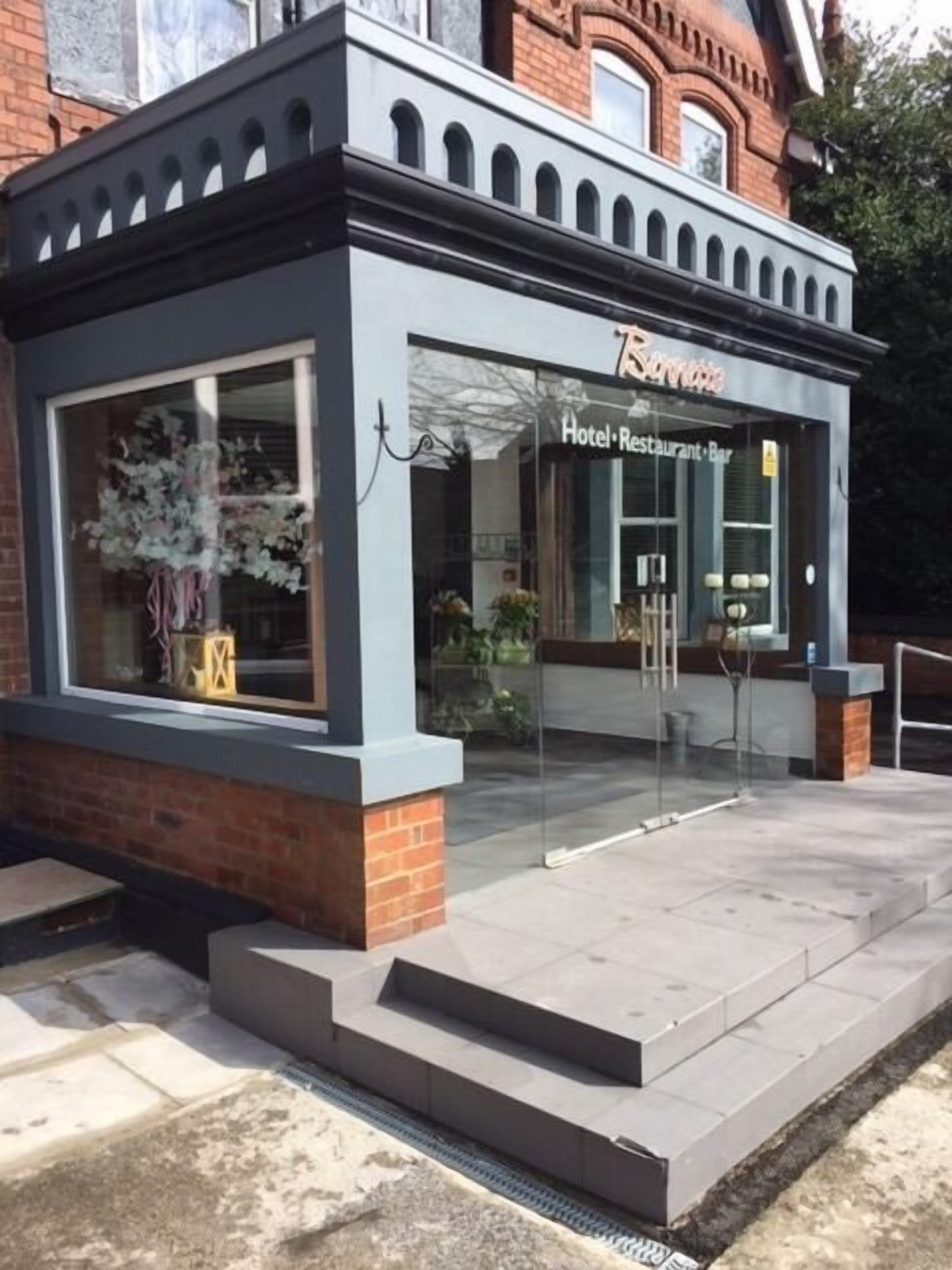 Entrada al alojamiento