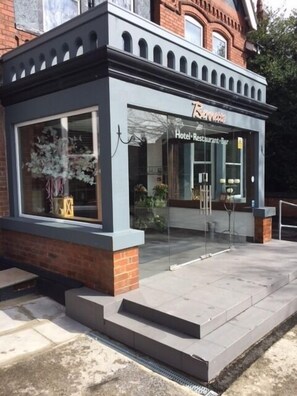 Entrada al alojamiento