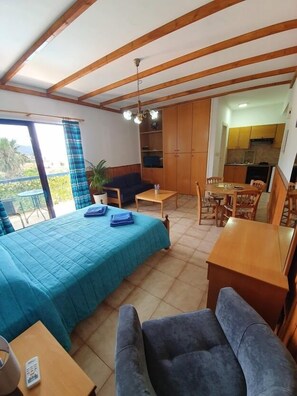 Estudio familiar | Caja fuerte, decoración individual, mobiliario individual