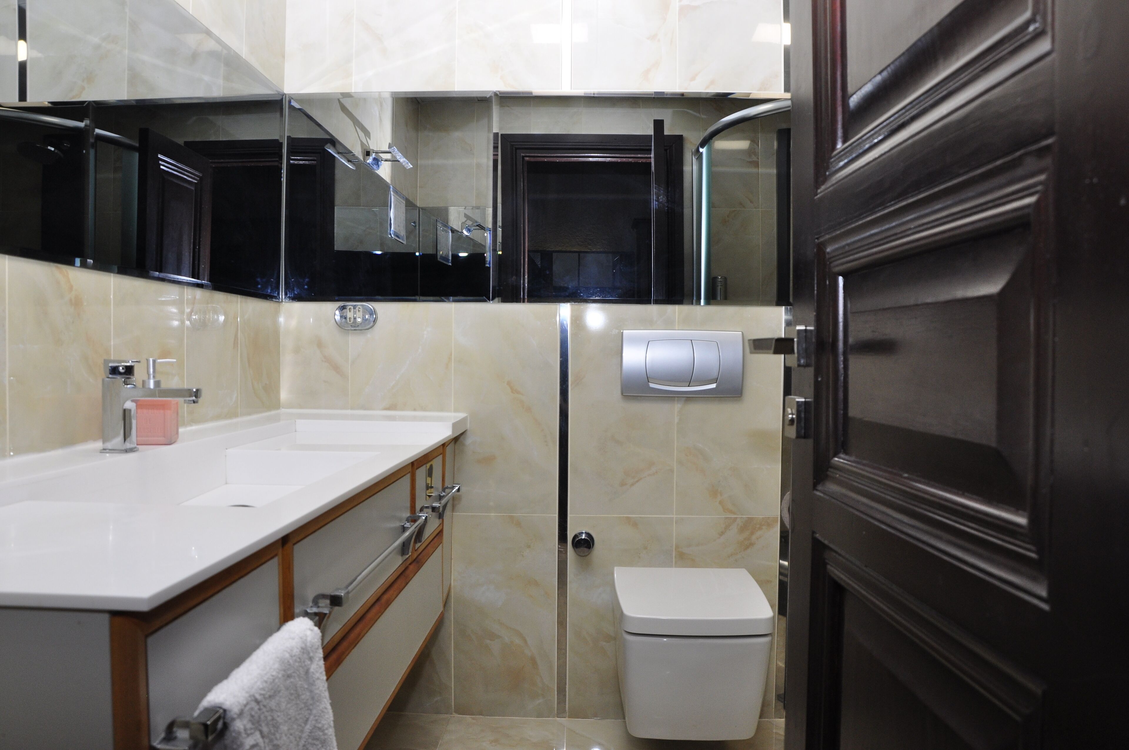 shower, rainfall showerhead, free toiletries, hair dryer