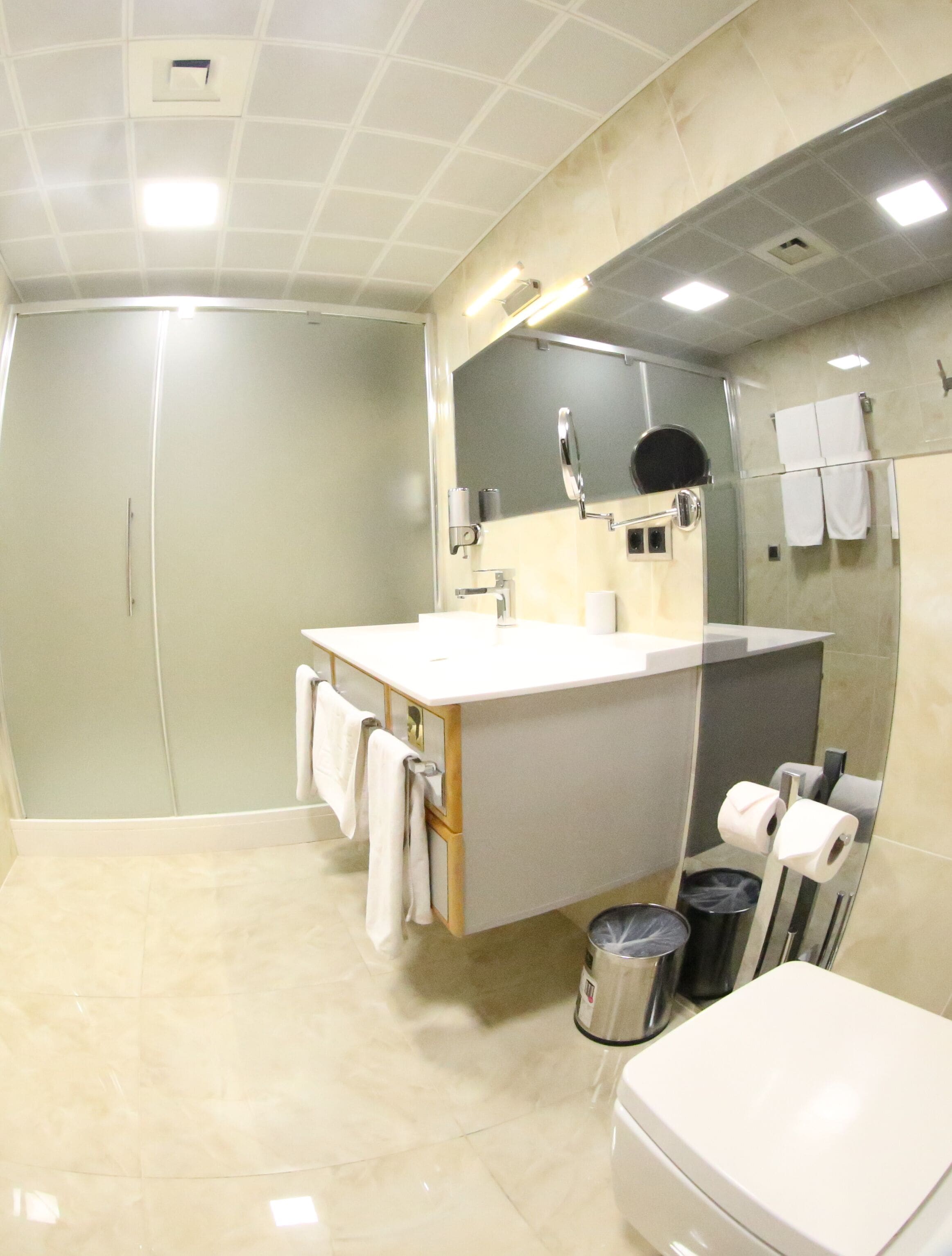 shower, rainfall showerhead, free toiletries, hair dryer