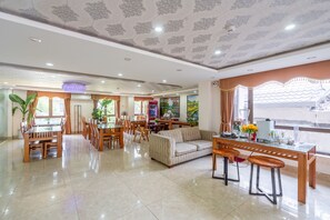 Reception - OYO 236 Hoa Mai Boutique Hotel (Da Nang)