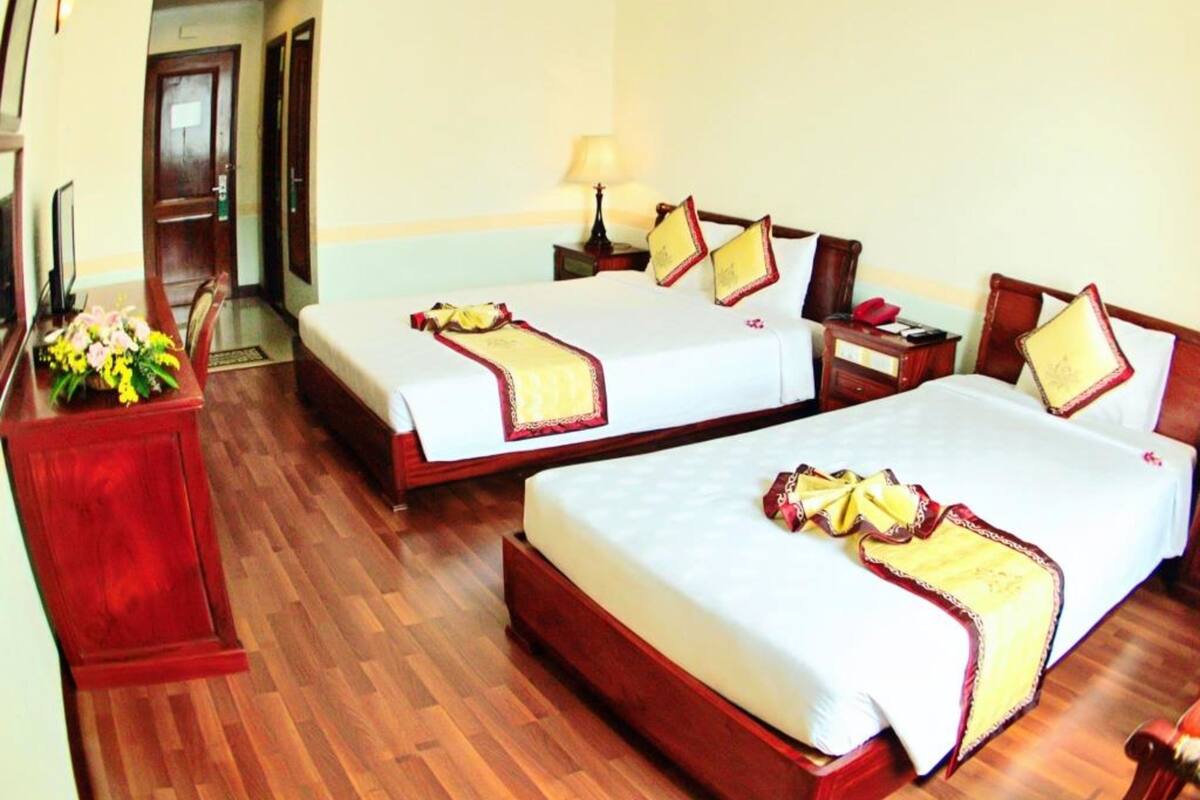 Ropa de cama de alta calidad, cubrecamas y minibar 