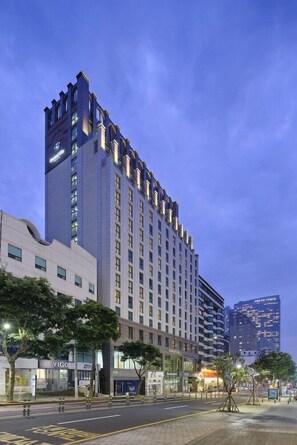 Exterior - Jeju Central City Hotel (Jeju-si,)