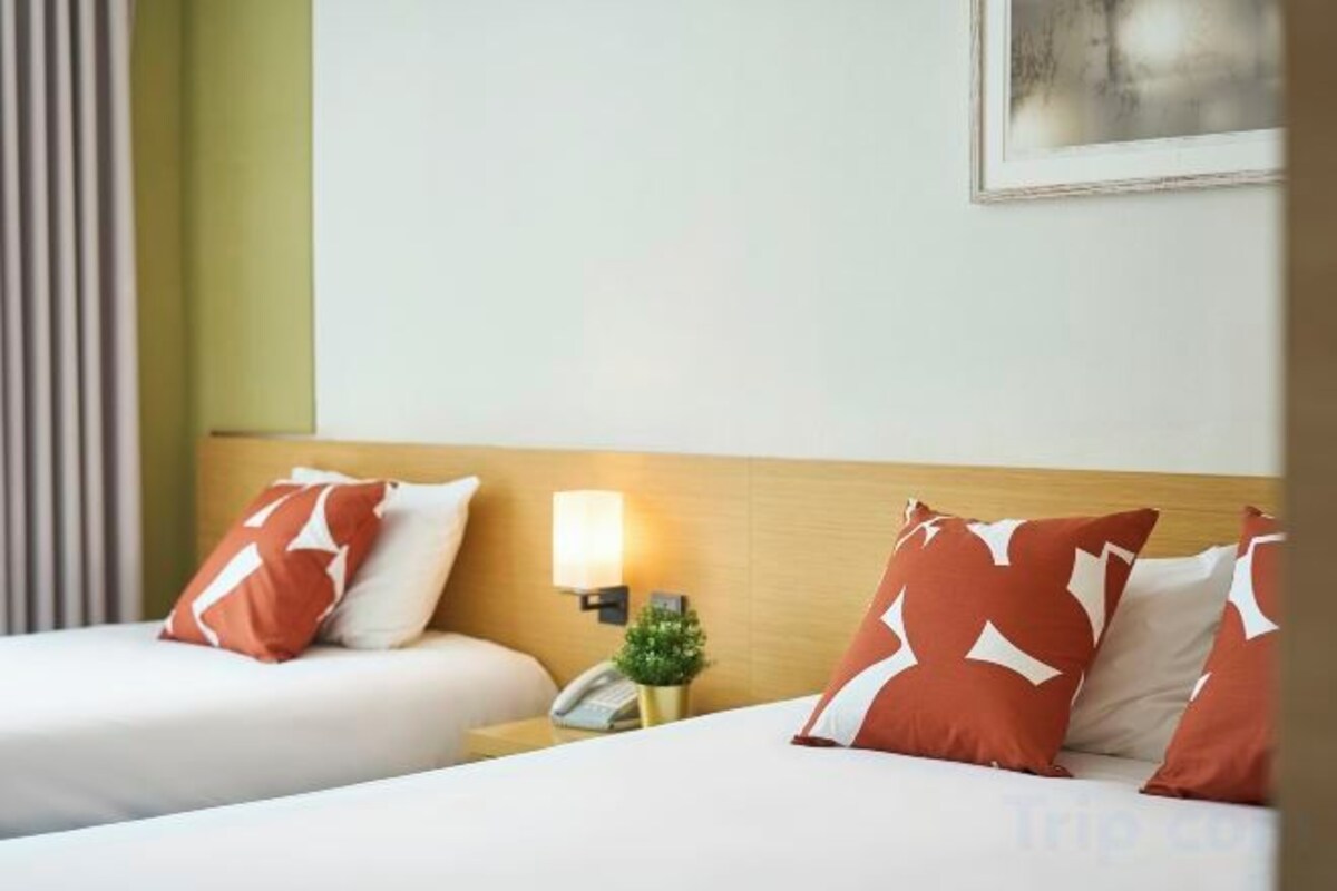 In-room safe, blackout curtains, free WiFi