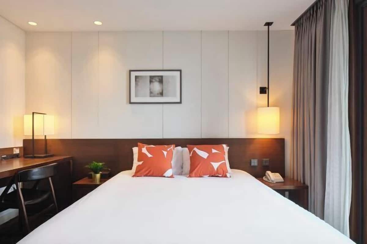 In-room safe, blackout curtains, free WiFi