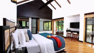 Hochwertige Bettwaren, Minibar, Zimmersafe, Schreibtisch