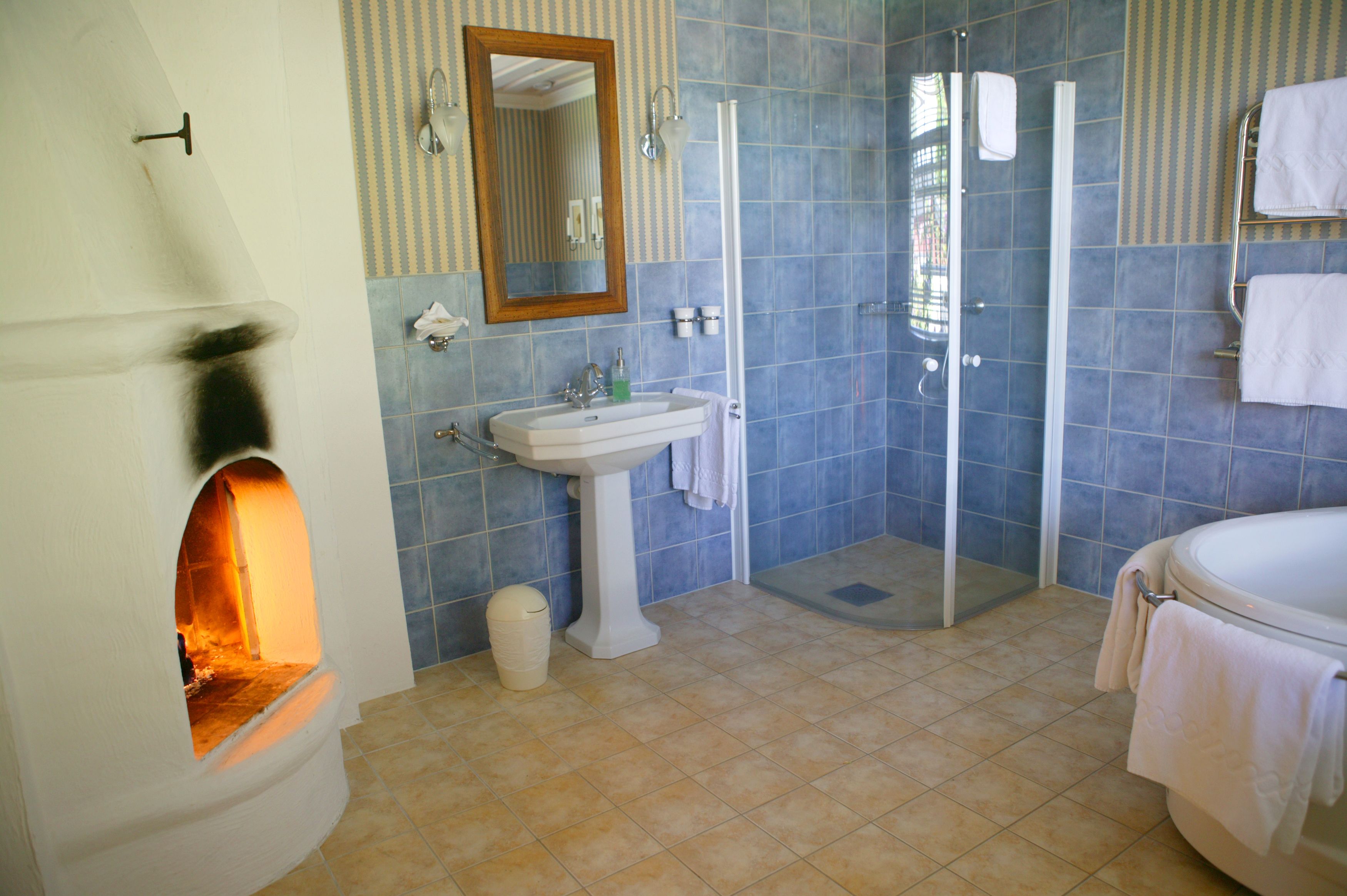 double room (in the castle garden) | bathroom | free toiletries, hair dryer, slippers, towels