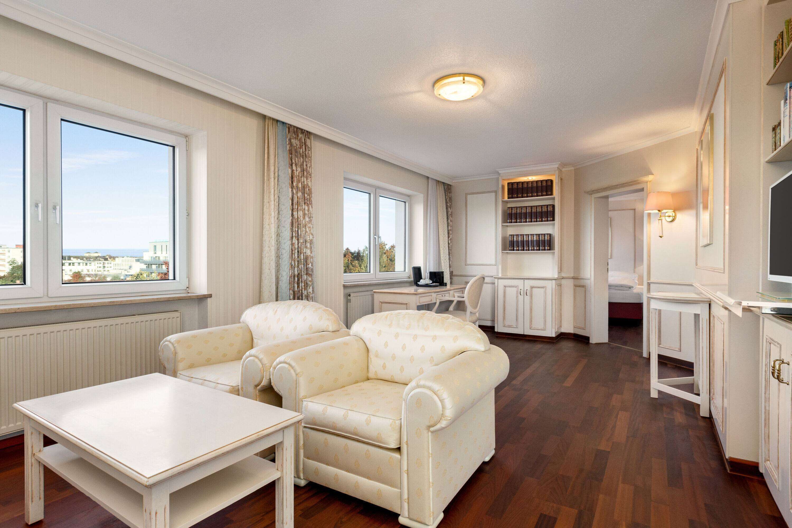 suite | minibar, desk, laptop workspace, soundproofing