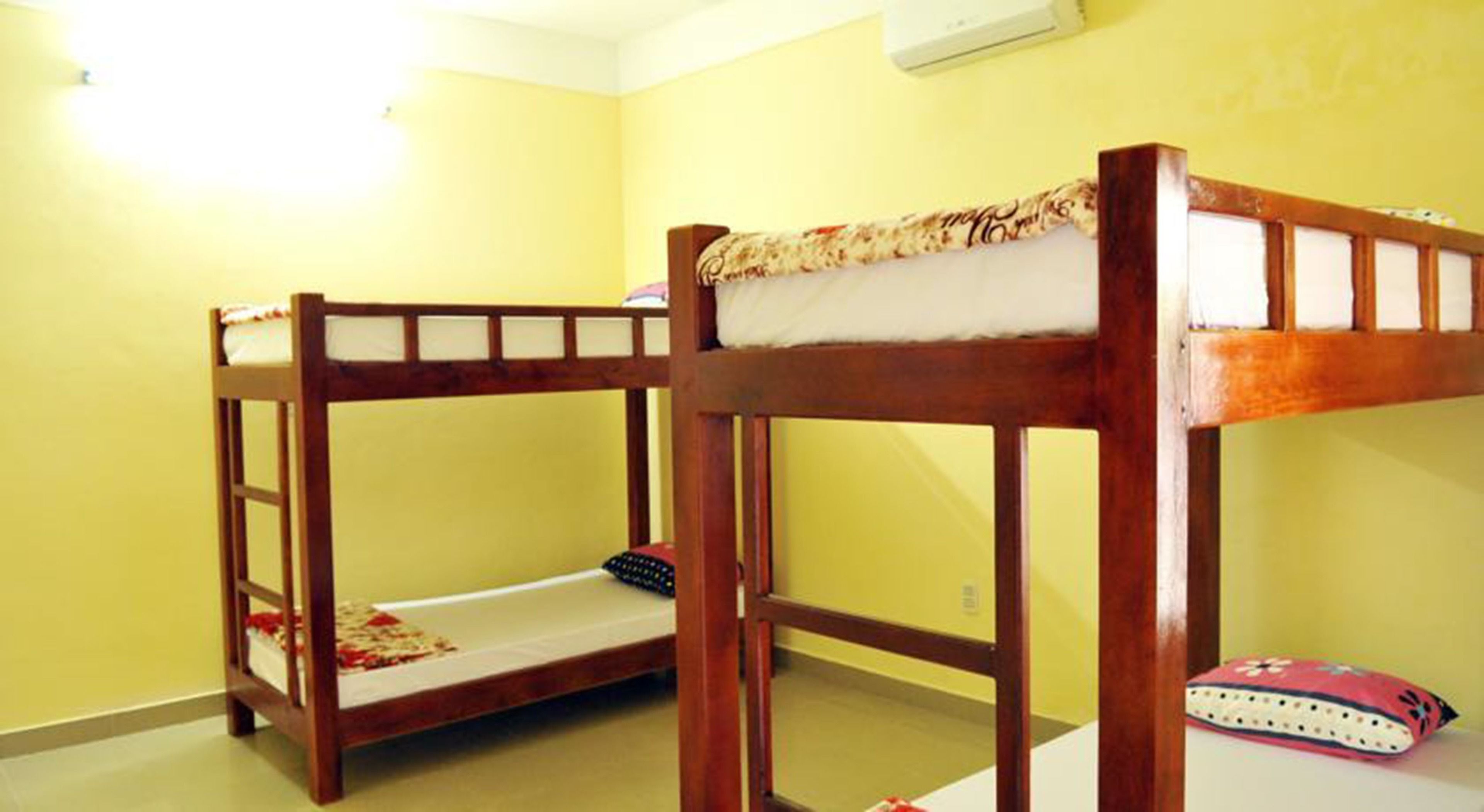 Yhteismajoitus (6 beds) | Työpöytä, äänieristys, ilmainen Wi-Fi