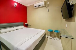 Desk, free WiFi - Dju Dju Hotel (Batam)