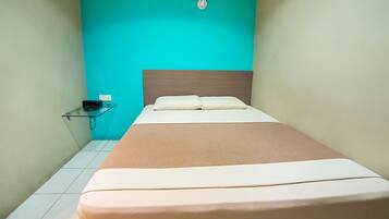 Standard Room | Meja, Wi-fi percuma