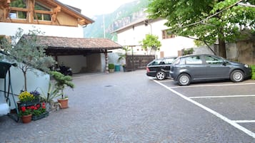 Parcheggio non assistito gratuito