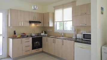 Vila, 3 kamar tidur (Clover) | Dapur pribadi | Lemari es besar, microwave, oven, dan kompor