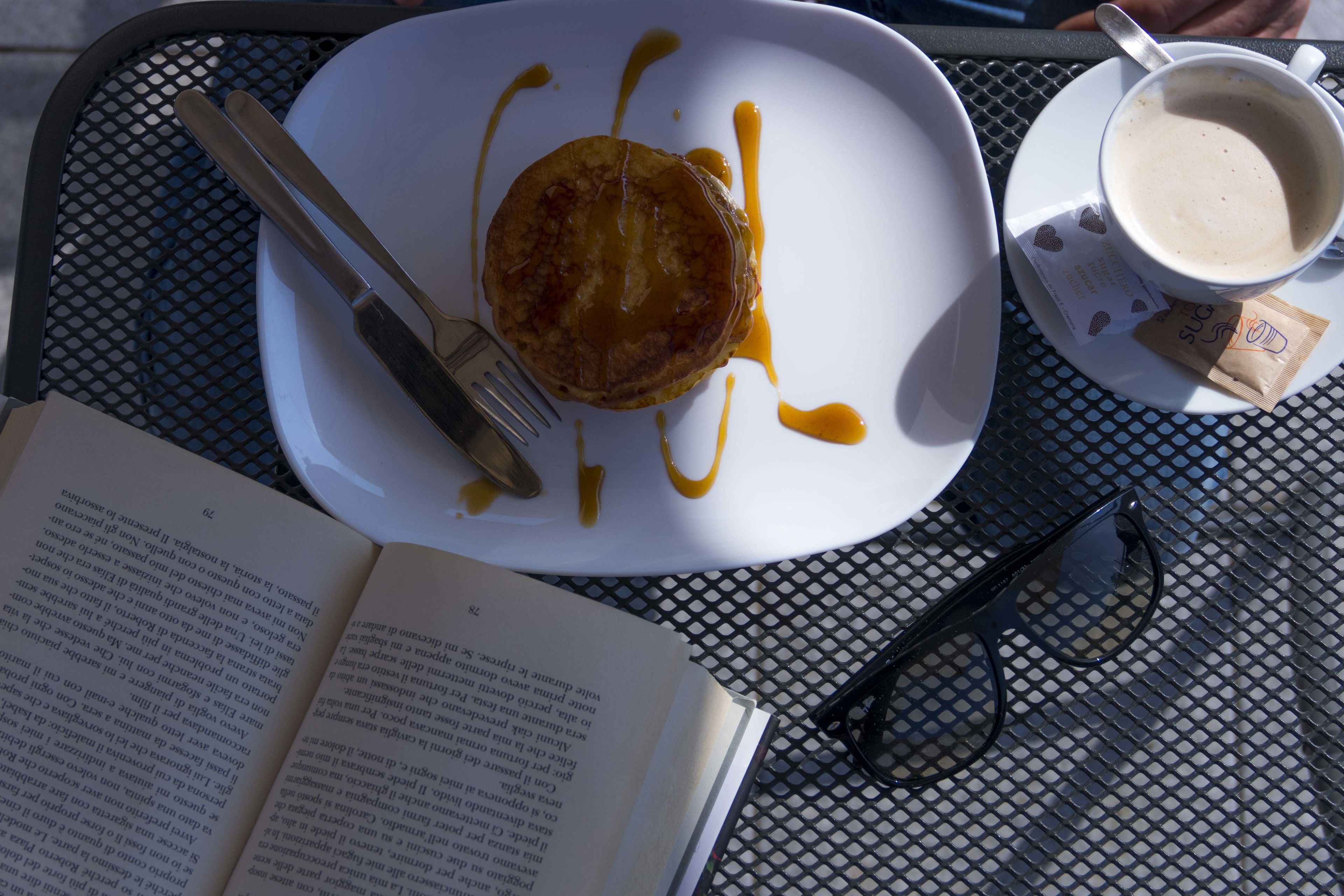 daily continental breakfast (eur 9.50 per person)