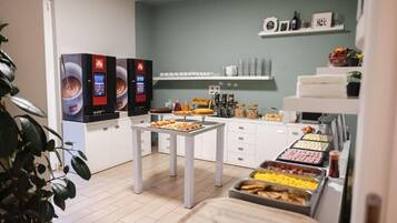 Petit déjeuner continental servi tous les jours en supplément