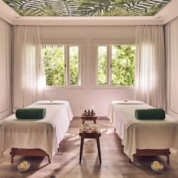 Couples treatment rooms, sauna, steam room, body treatments