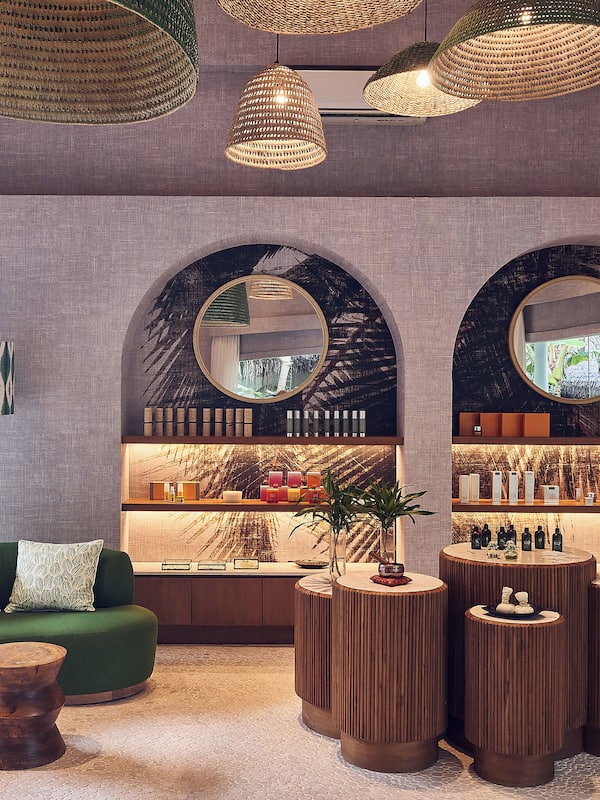 Couples treatment rooms, sauna, steam room, body treatments