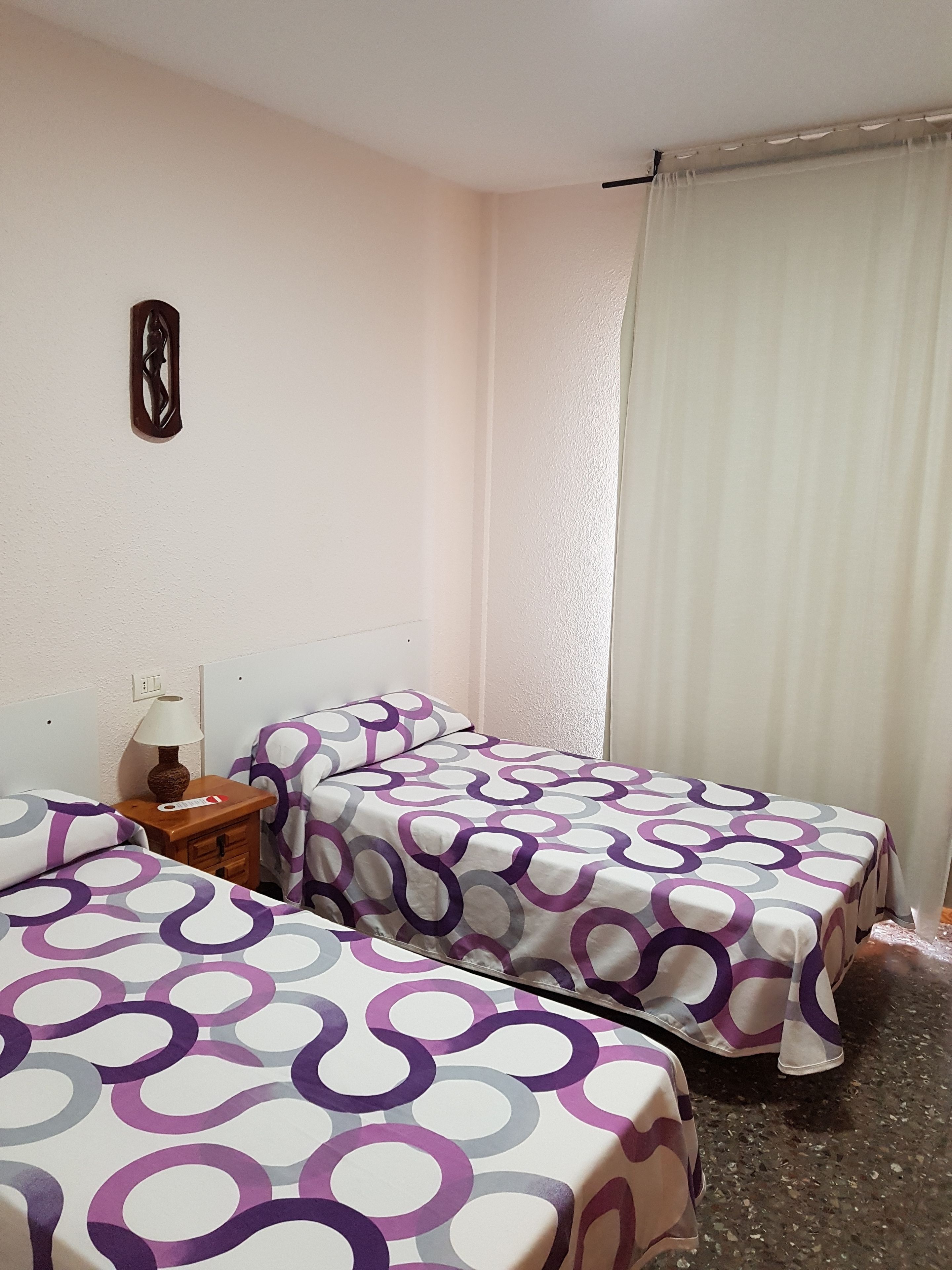 Kahden hengen huone (kaksi sänkyä) | Ilmainen Wi-Fi, vuodevaatteet