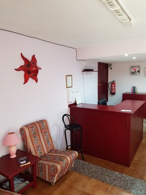 Check-in/check-out kiosk - Hostal L Escaleta (Oropesa del Mar)