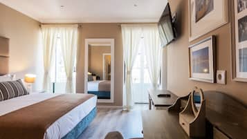 Standard Double Room, 1 Queen Bed, Private Bathroom | In-room safe, desk, blackout drapes, soundproofing