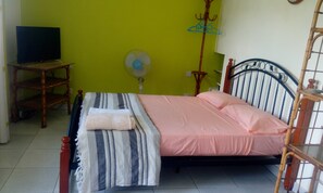 Studio, 1 chambre, réfrigérateur et four à micro-ondes