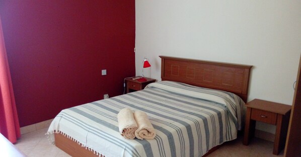 1 bedroom, in-room safe, iron/ironing board, free WiFi