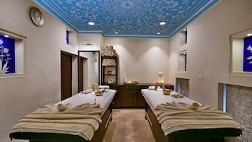 Couples treatment room(s), steam room, aromatherapy