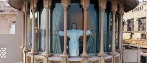 Varuna Burj with Ganges View | Balcony