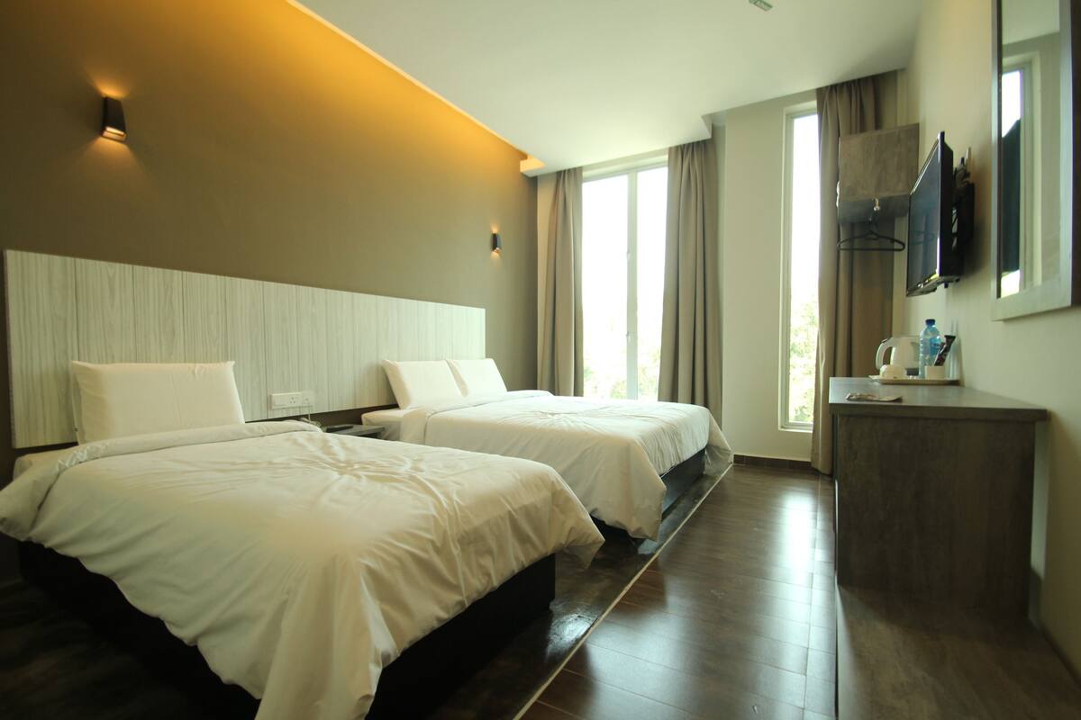 Family Deluxe | Desk, iron/ironing board, free WiFi
