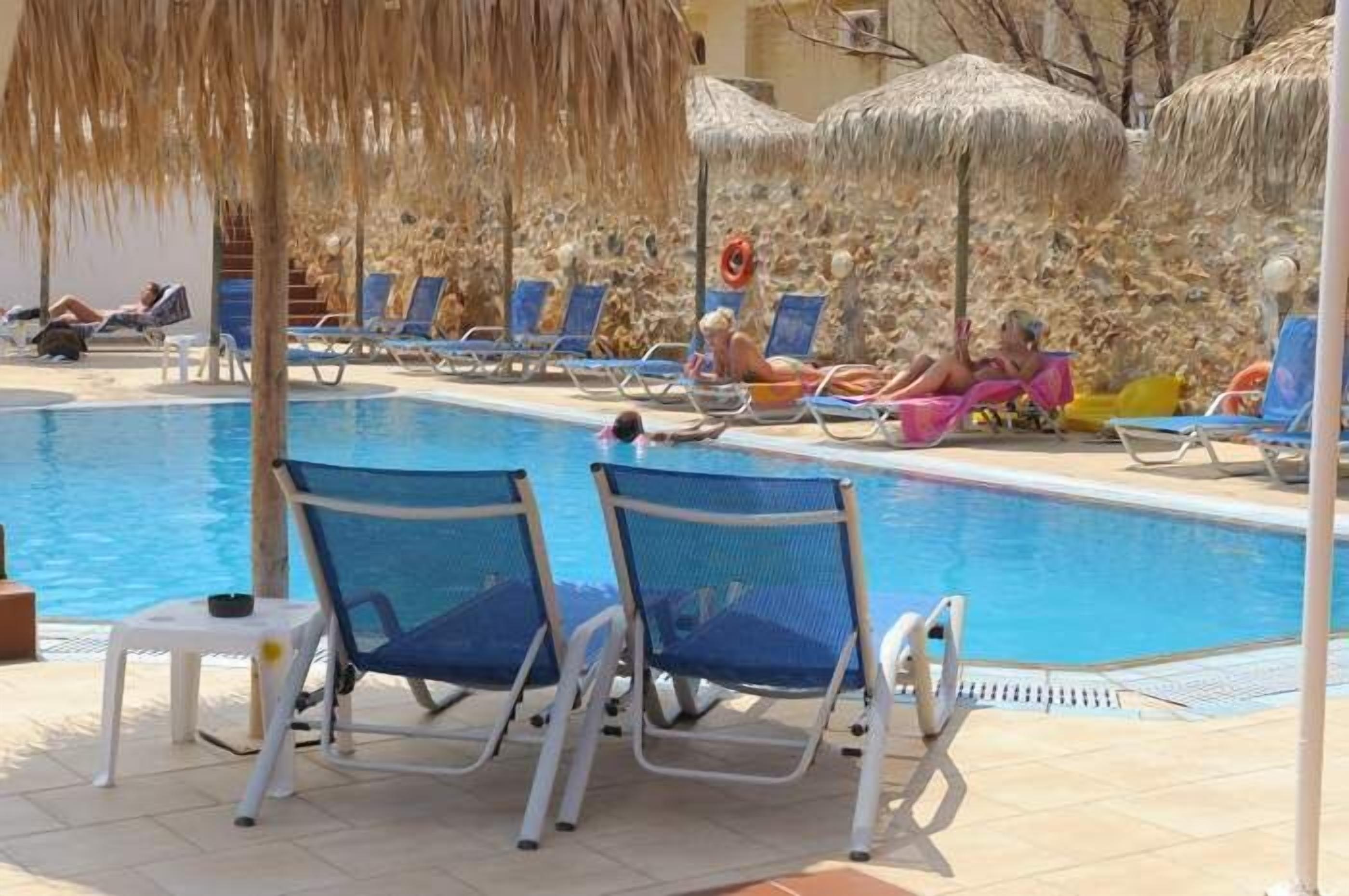حمام سباحة خارجي