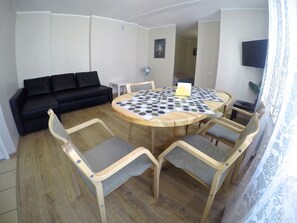 舒適公寓, 2 間臥室 | 客廳 | 平面電視