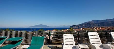 Sun deck