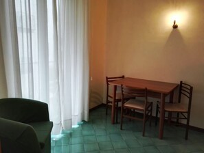 Standard-Apartment, 1 Schlafzimmer | Wohnbereich