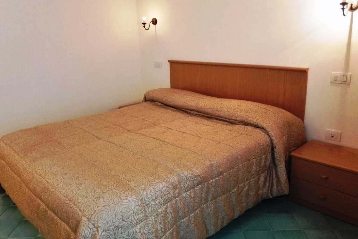 Standard Apartment, 1 Bedroom | Minibar, in-room safe, desk, cribs (surcharge)