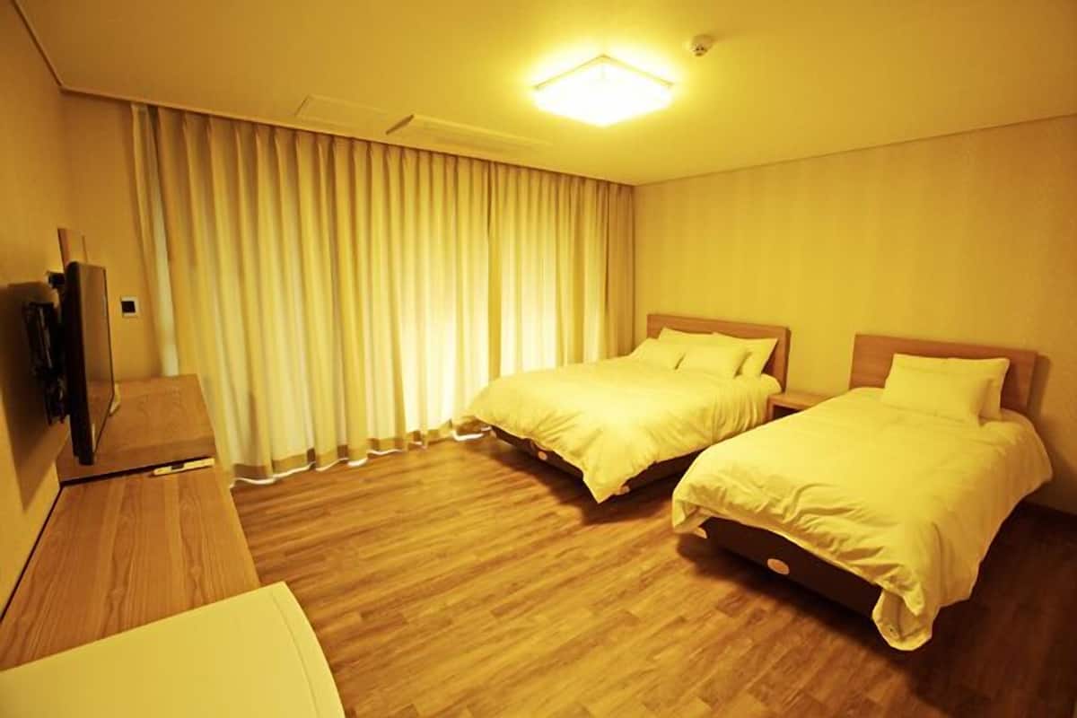 Standard Room | Soundproofing, free WiFi, wheelchair access