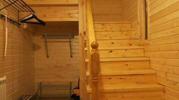 1 bedroom, bed sheets