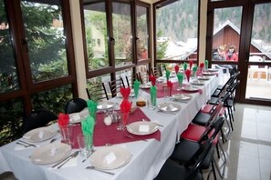 Dining - Pension Flora Alpina (Azuga)