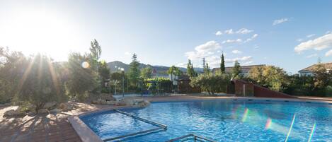 Seasonal outdoor pool